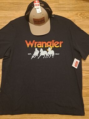 Wrangler Black Short Sleeve  Graphic T-Shirt XL With Wrangler Trucker Hat  Combo